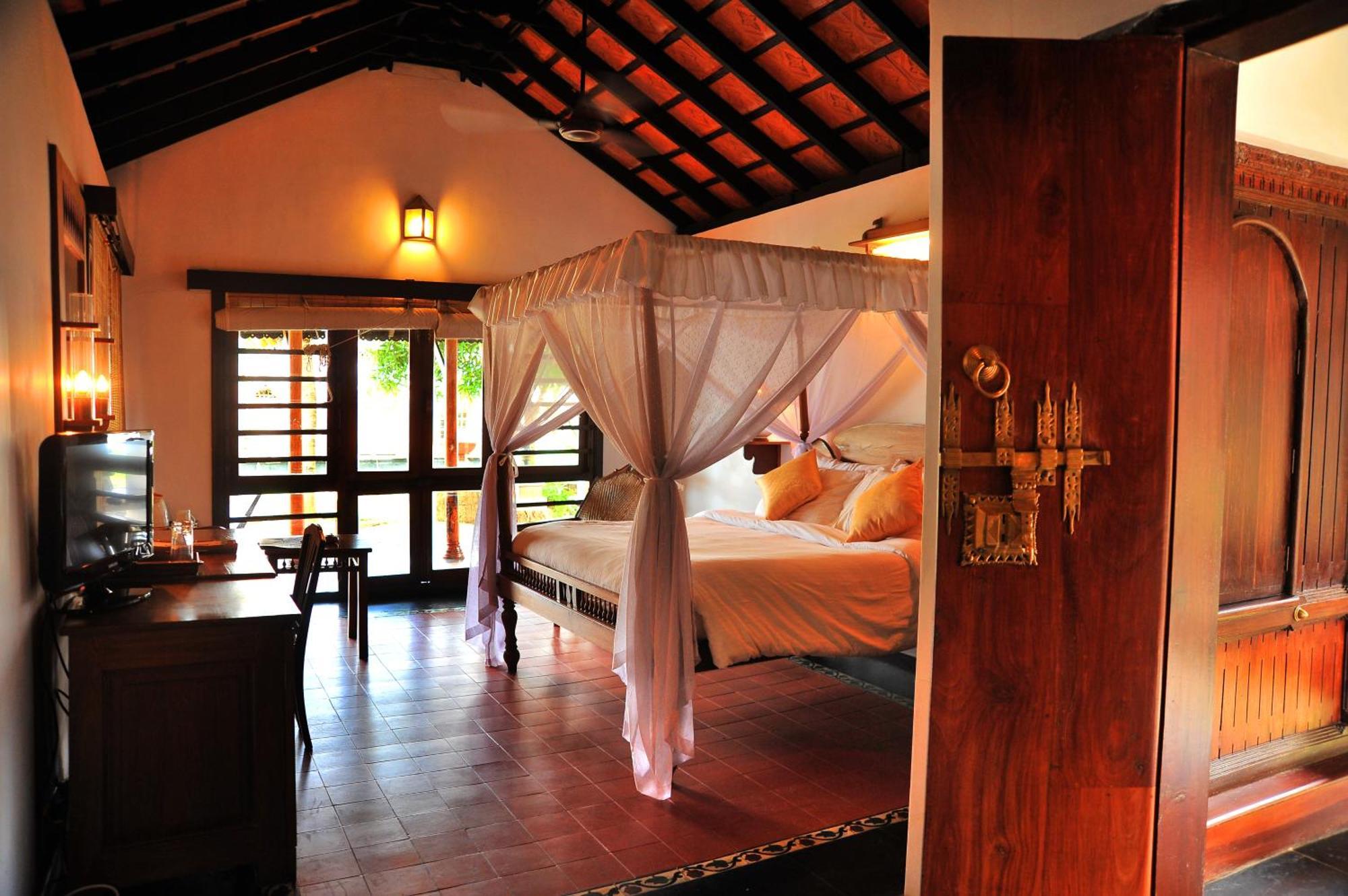 Punnamada Resort Alappuzha Exterior photo